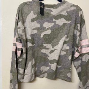 Hollister NWT camo top